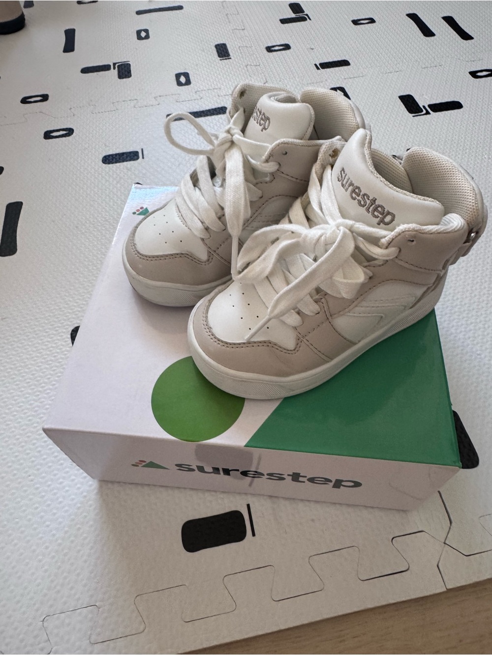Surestep Toddler Size 7 White & Beige SMO/AFO Heel Entry High-Top Sneakers